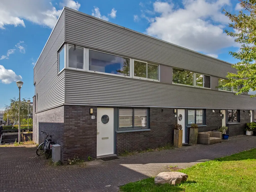 De Bruijnvaart 18, 'S-GRAVENHAGE