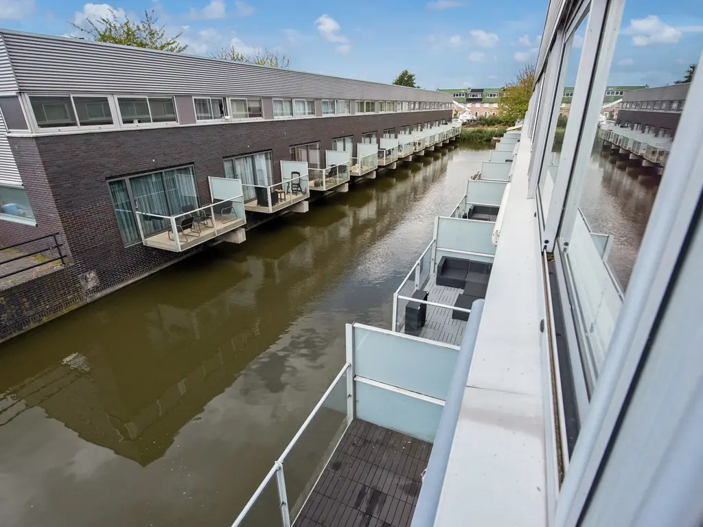 De Bruijnvaart 18, 'S-GRAVENHAGE