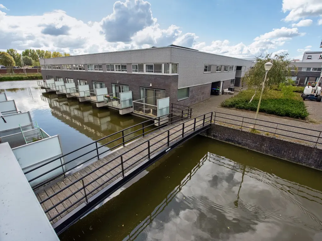 De Bruijnvaart 18, 'S-GRAVENHAGE