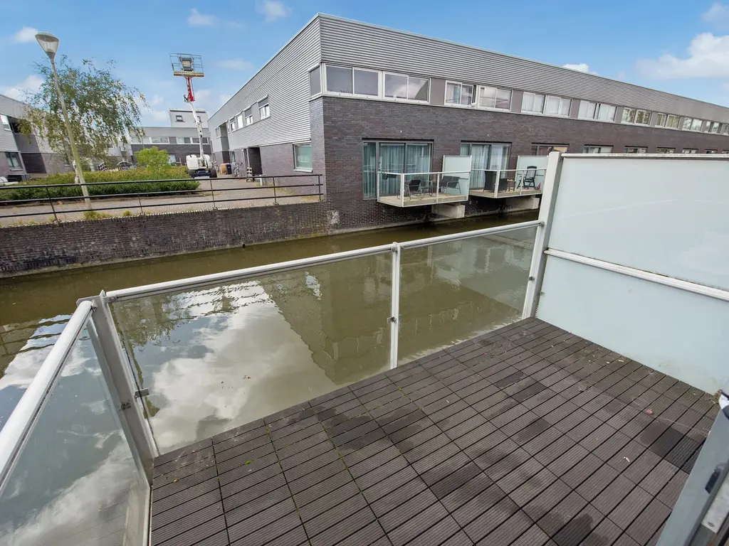De Bruijnvaart 18, 'S-GRAVENHAGE