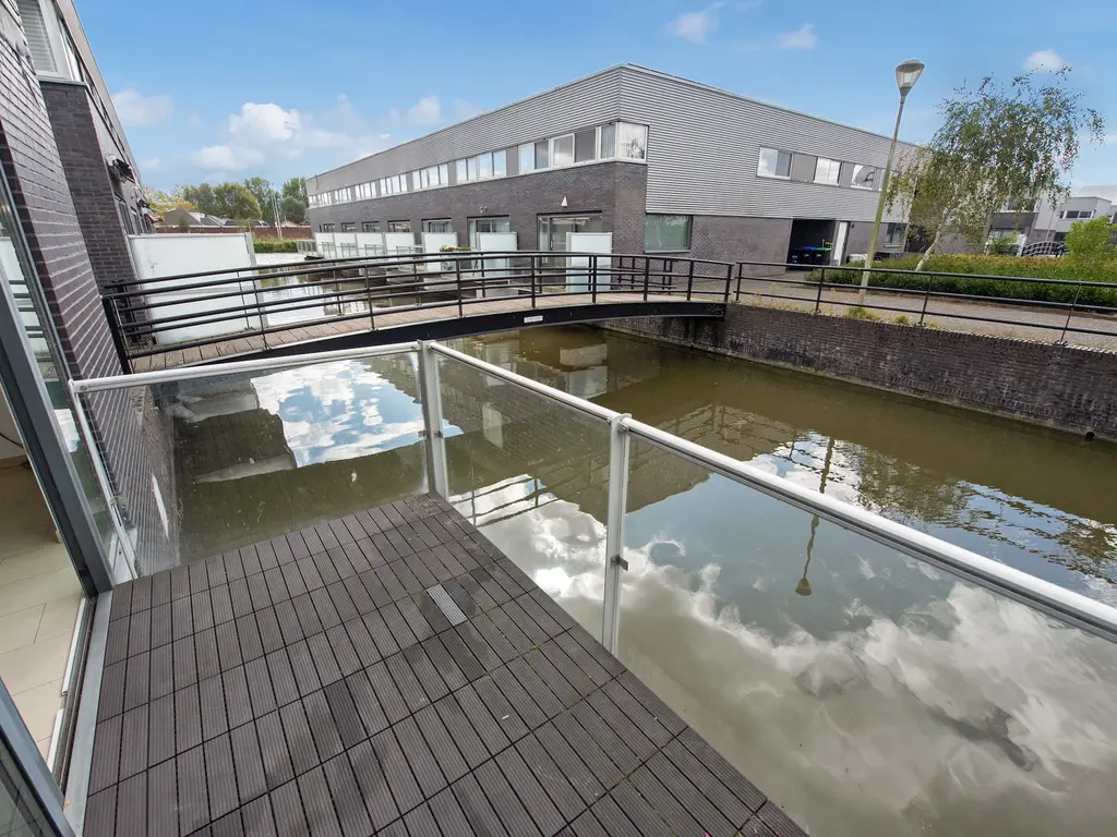 De Bruijnvaart 18, 'S-GRAVENHAGE