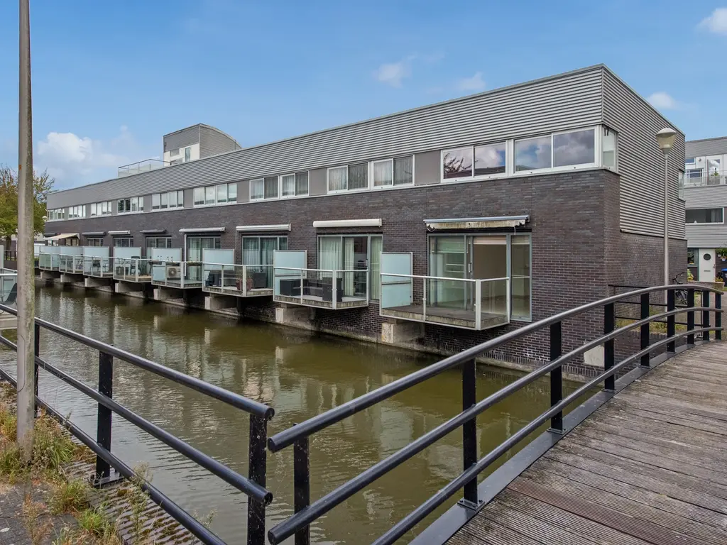 De Bruijnvaart 18, 'S-GRAVENHAGE