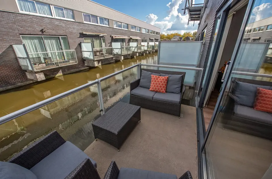 Mieogvaart 25