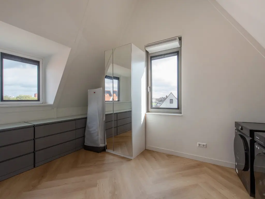 Oosteinde 72B, 'S-GRAVENHAGE