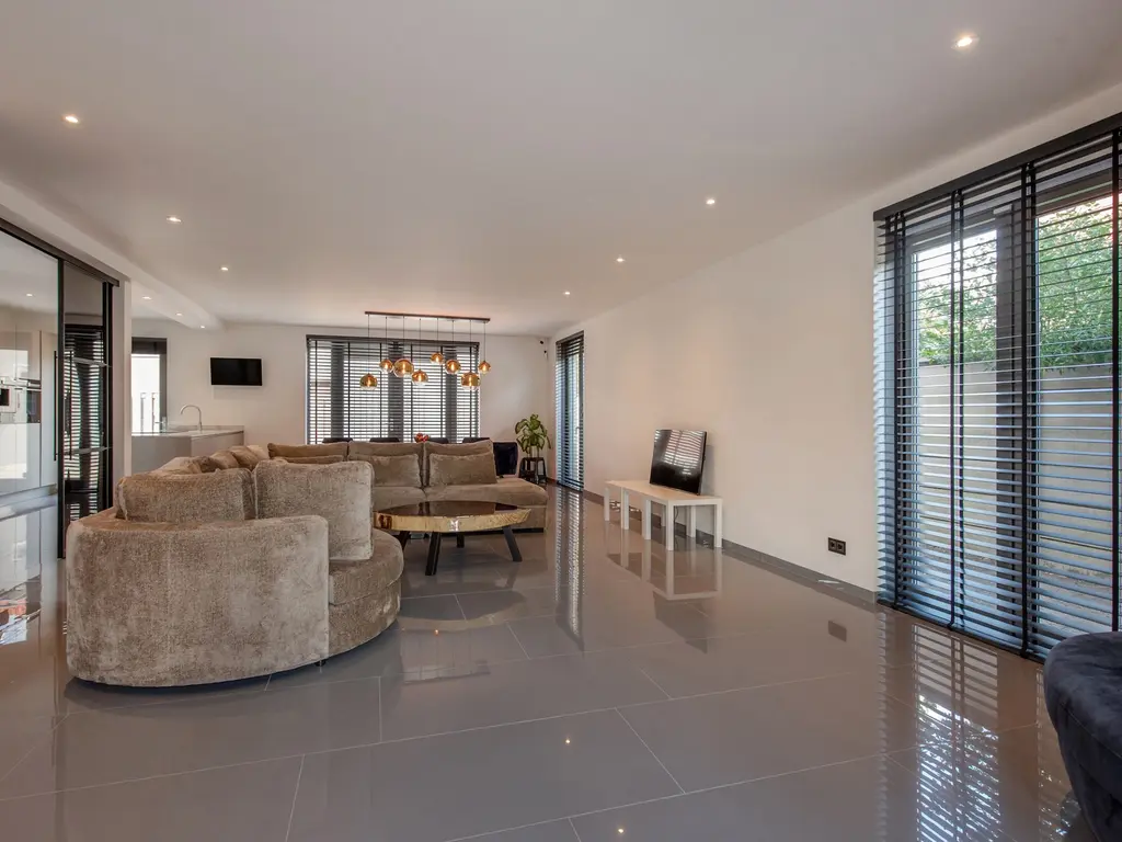 Oosteinde 72B, 'S-GRAVENHAGE