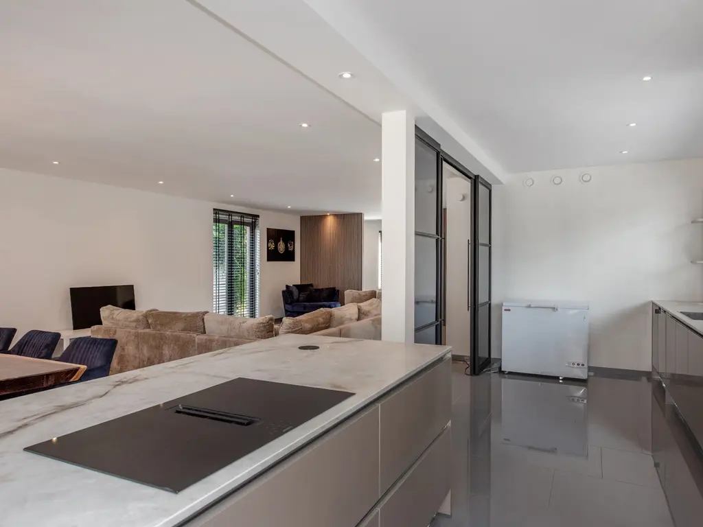 Oosteinde 72B, 'S-GRAVENHAGE