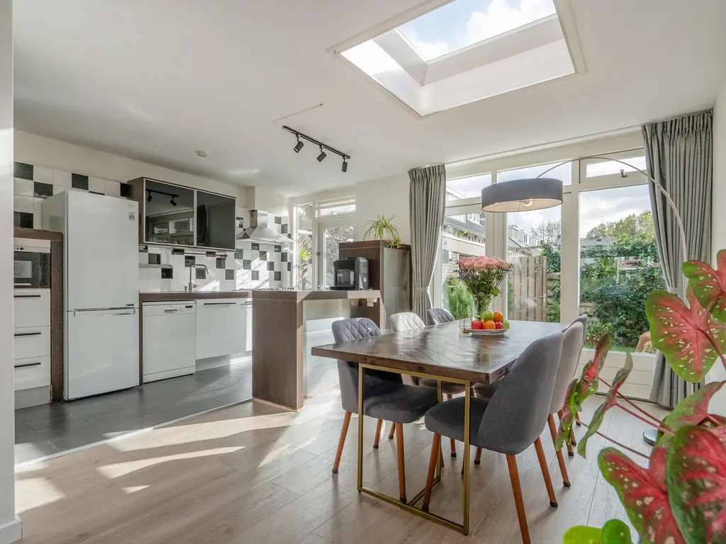 Nicolaas Beetslaan 30, VOORBURG