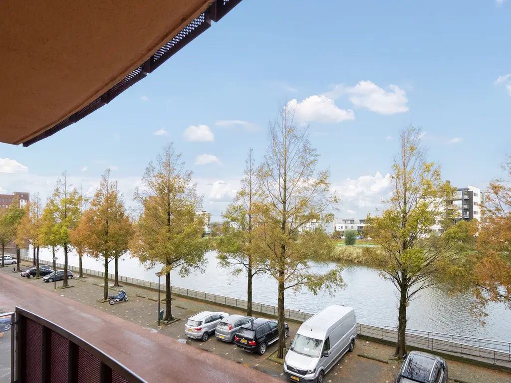 Praagsingel 97, 'S-GRAVENHAGE