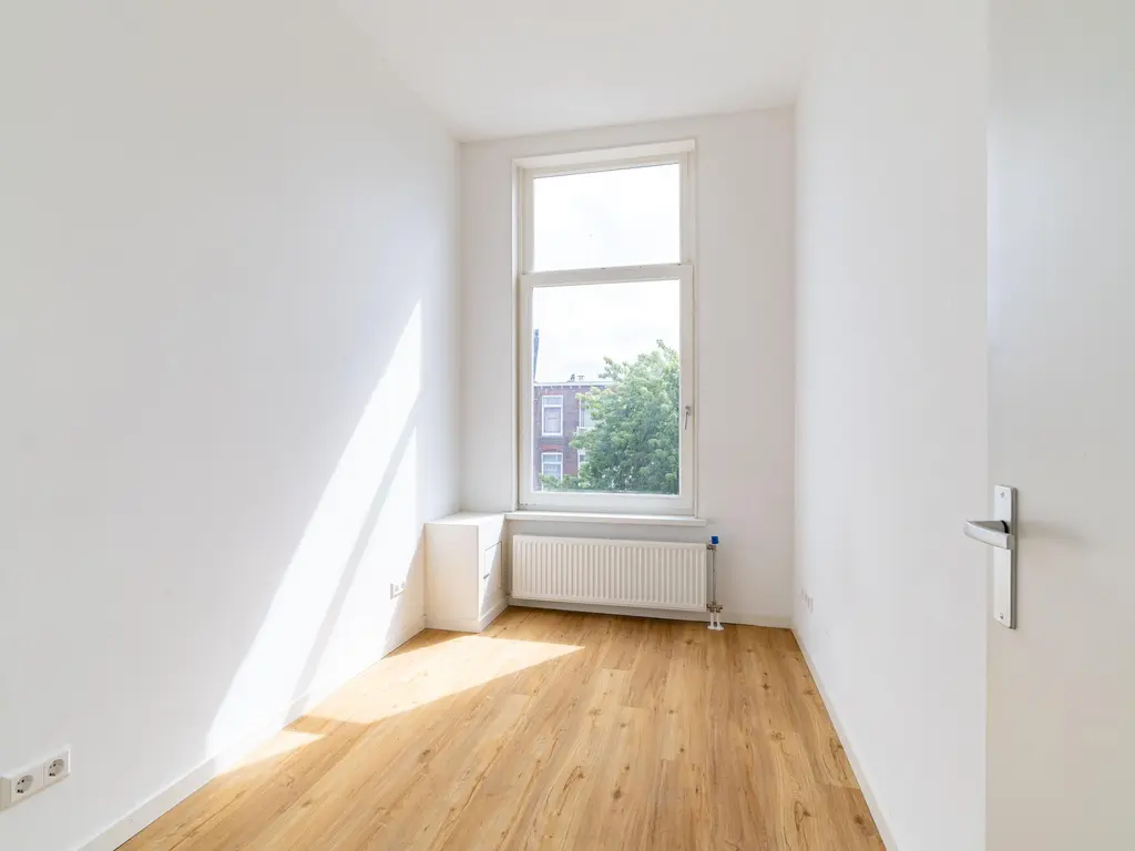 Valkenboslaan 247, 'S-GRAVENHAGE