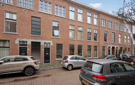Esdoornstraat 60, 'S-GRAVENHAGE