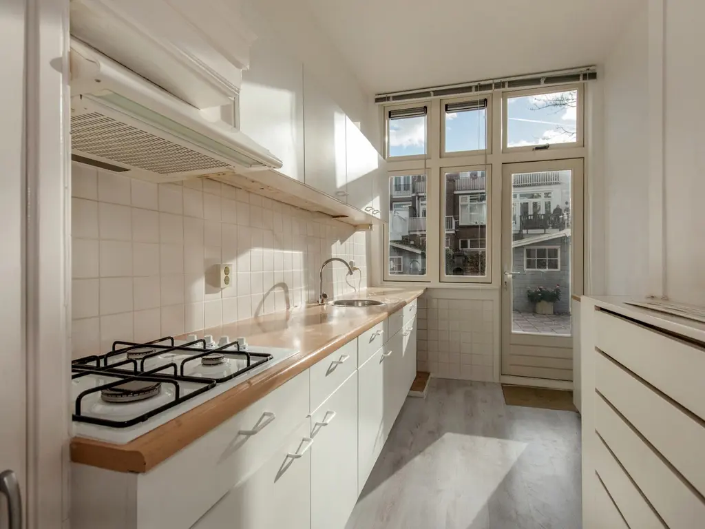 Esdoornstraat 60, 'S-GRAVENHAGE