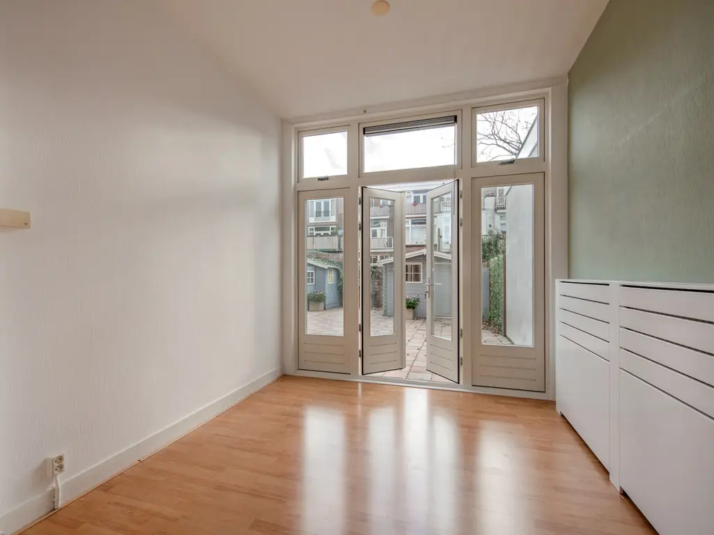 Esdoornstraat 60, 'S-GRAVENHAGE