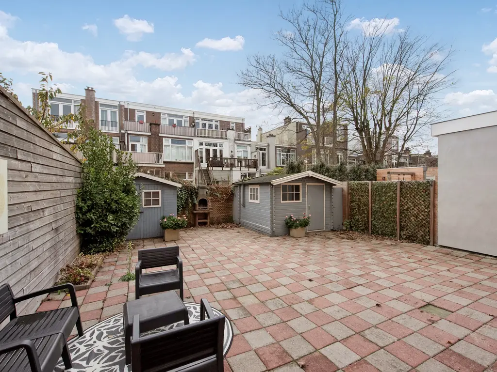 Esdoornstraat 60, 'S-GRAVENHAGE