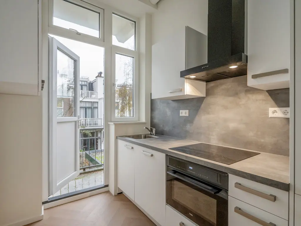 Ten Hovestraat 47A, 'S-GRAVENHAGE