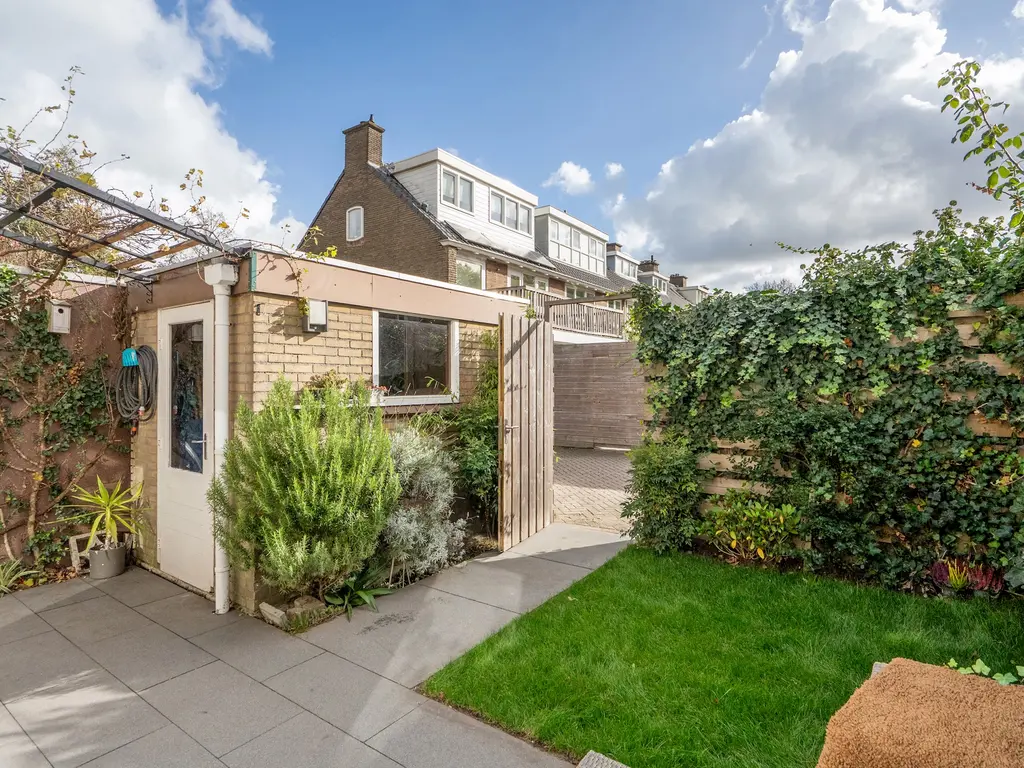 Nicolaas Beetslaan 30, VOORBURG