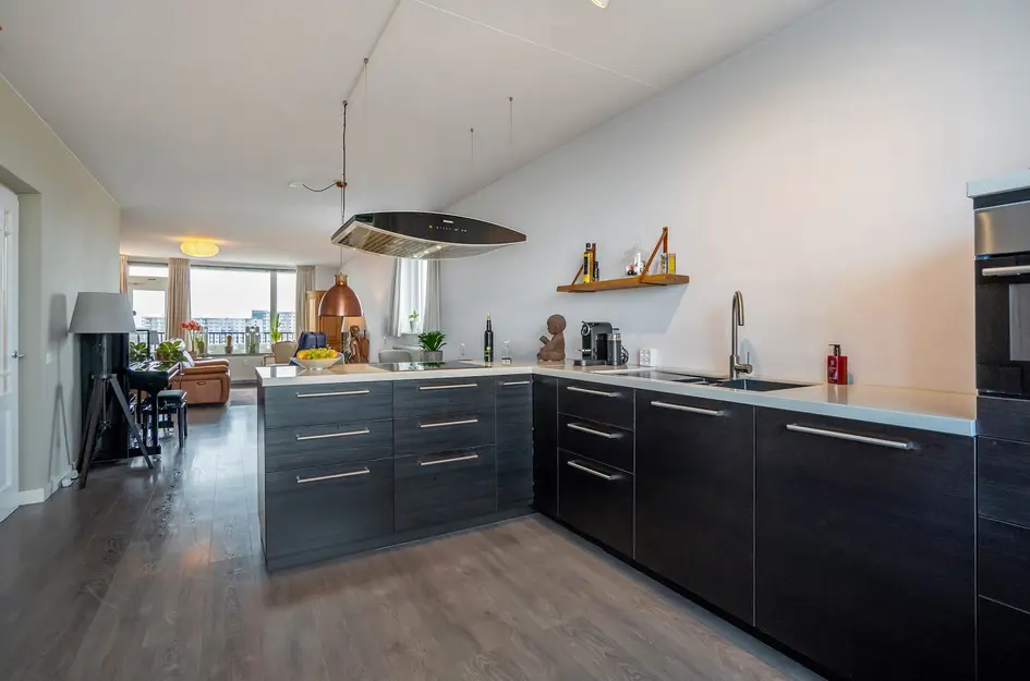 Hammarskjöldlaan 347