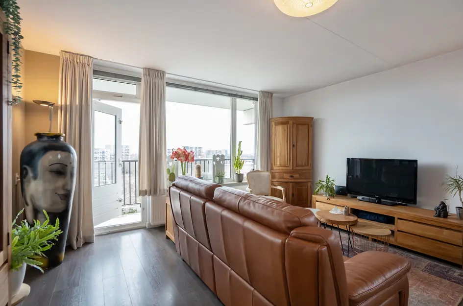 Hammarskjöldlaan 347