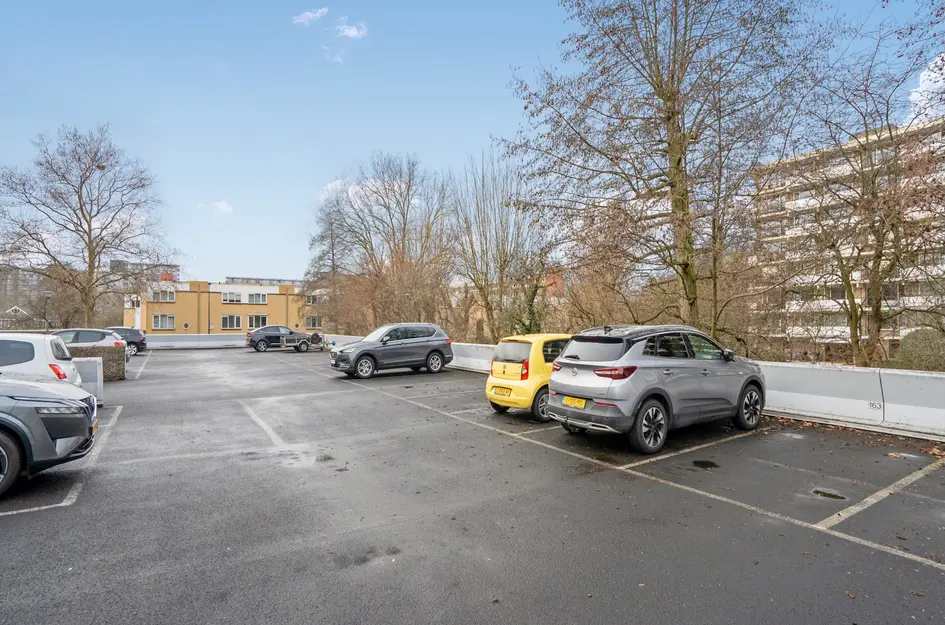 Hammarskjöldlaan 347