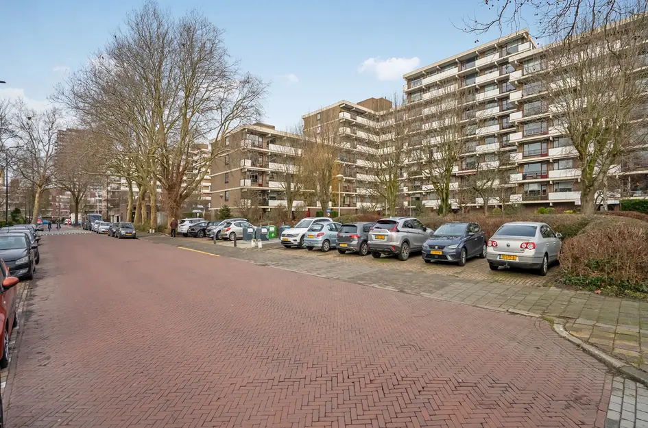 Hammarskjöldlaan 347