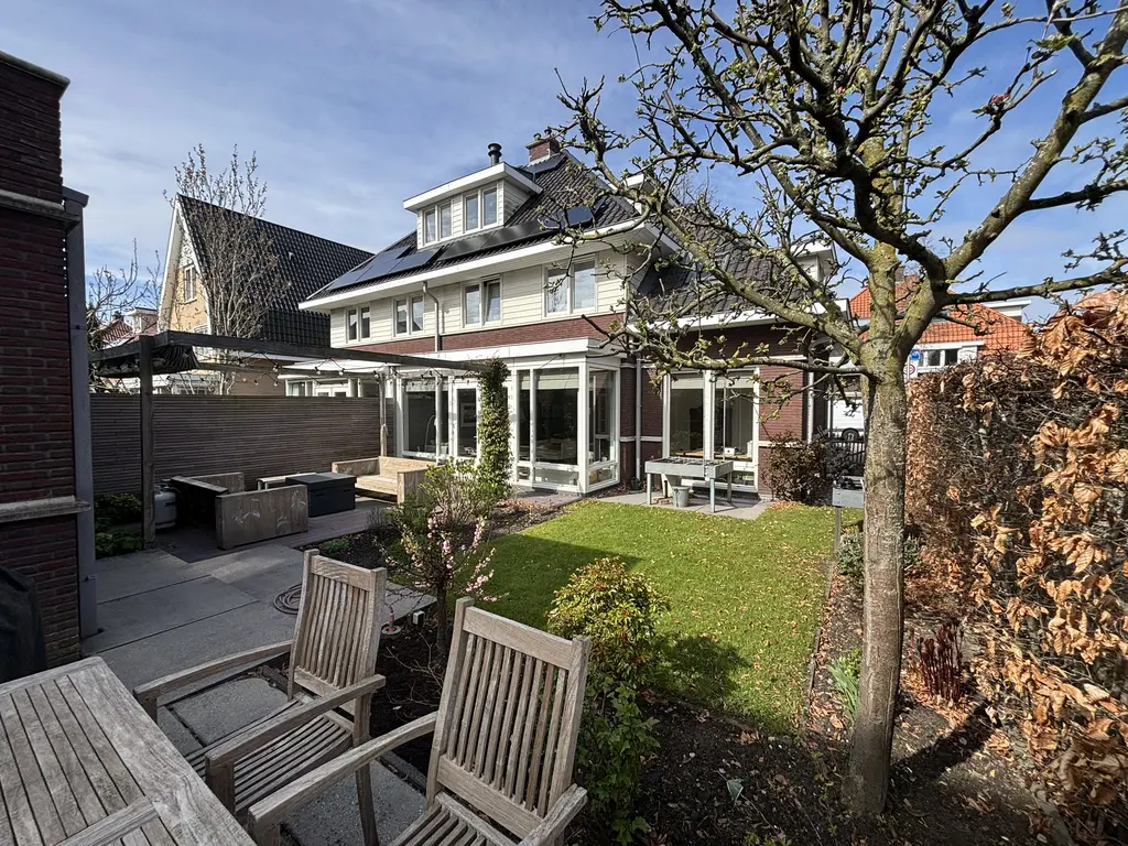 Schiphollaan 13, NOOTDORP