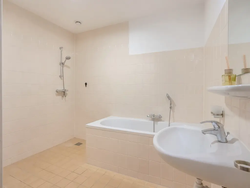 Harriët Freezerhof 25, 'S-GRAVENHAGE