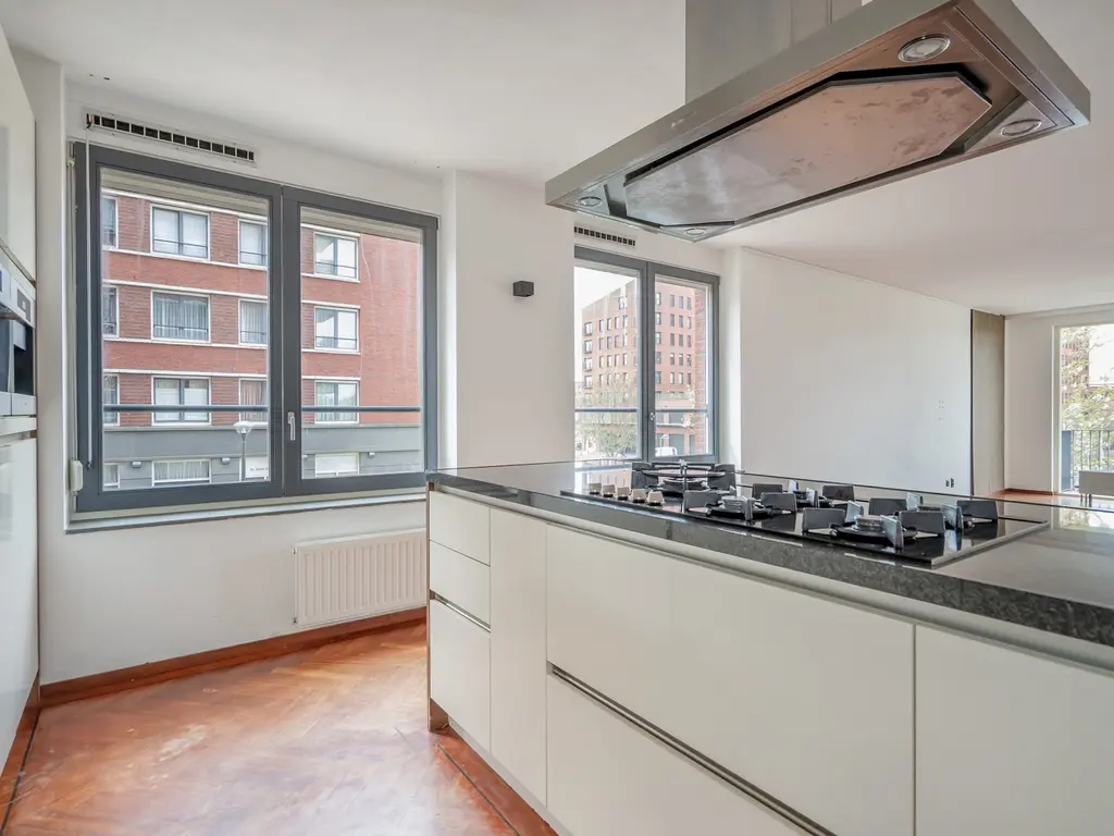 Harriët Freezerhof 25, 'S-GRAVENHAGE