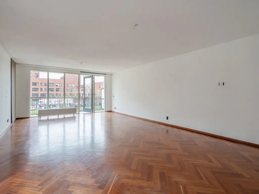 Harriët Freezerhof 25, 'S-GRAVENHAGE