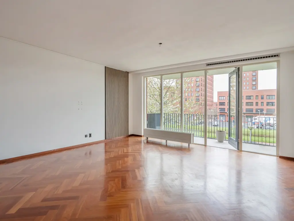 Harriët Freezerhof 25, 'S-GRAVENHAGE