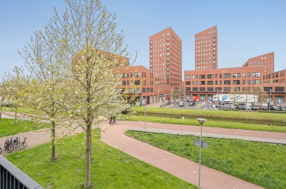 Harriët Freezerhof 25