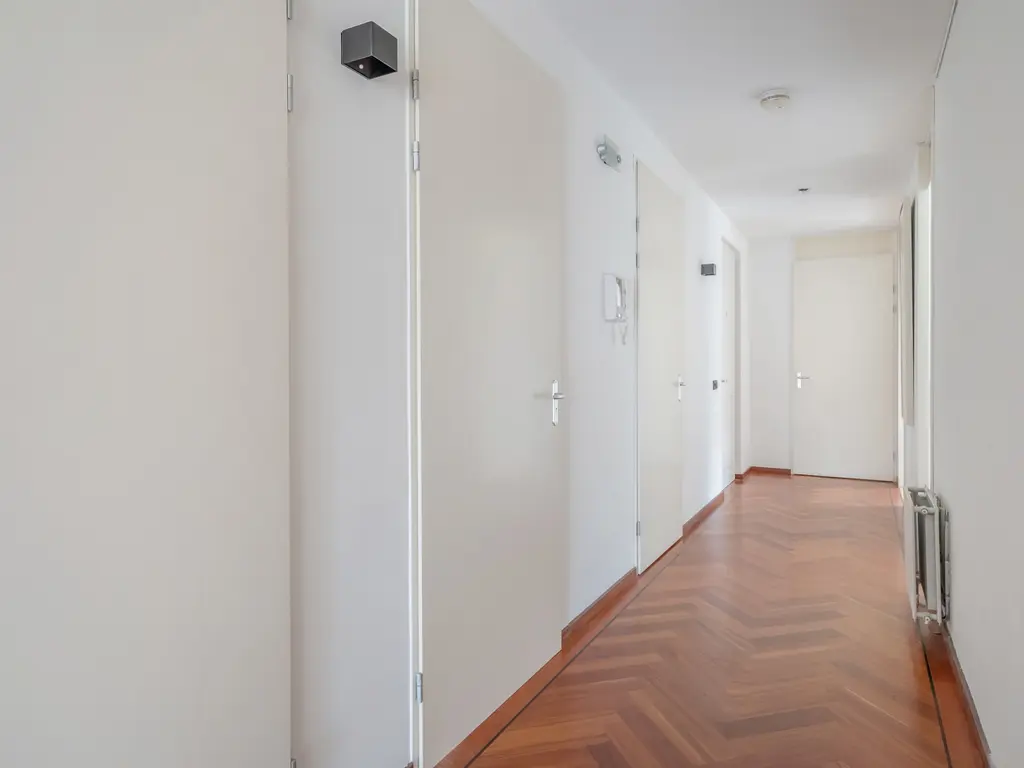 Harriët Freezerhof 25, 'S-GRAVENHAGE