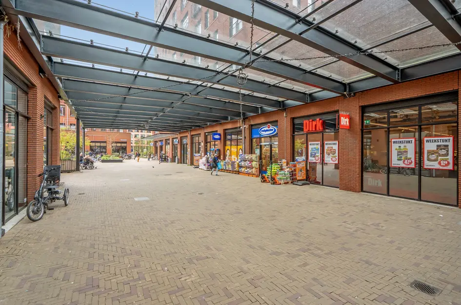 Harriët Freezerhof 25