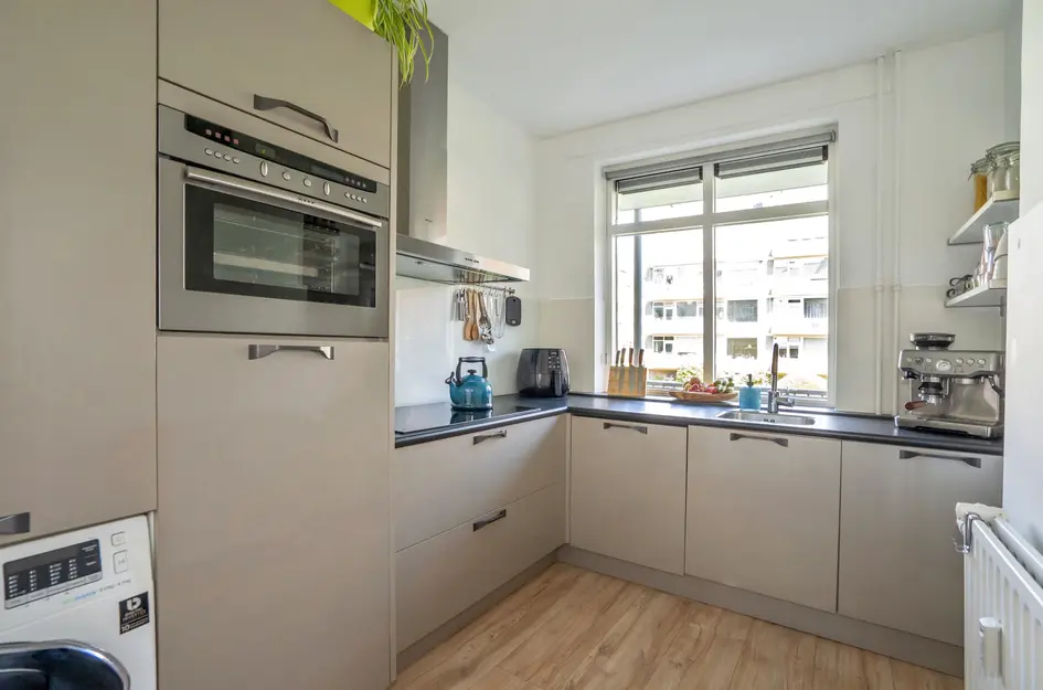 Dr H. Colijnlaan 100