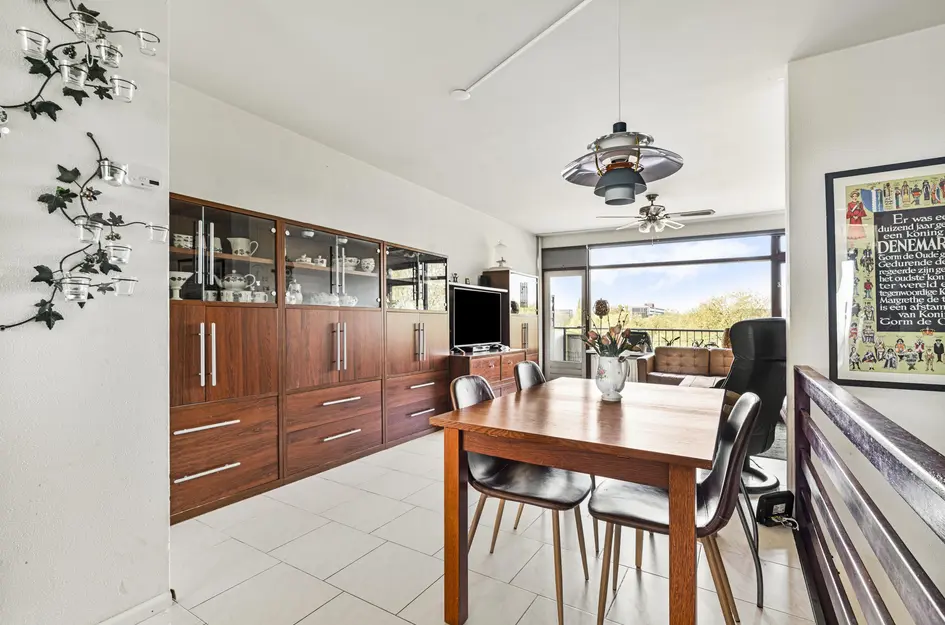 Dr H.J. van Mooklaan 203