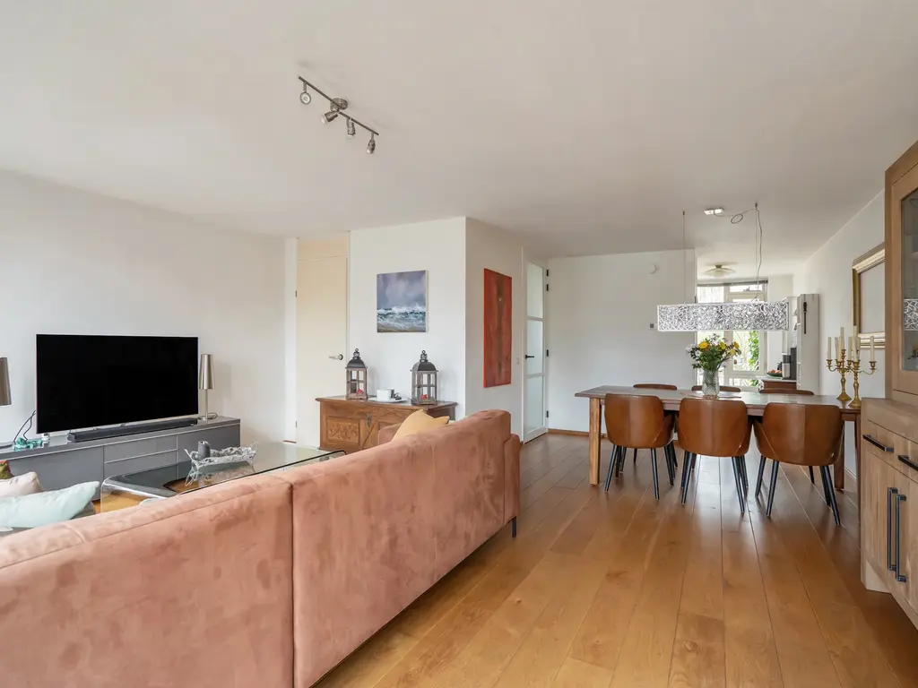 Guirlande 17, 'S-GRAVENHAGE