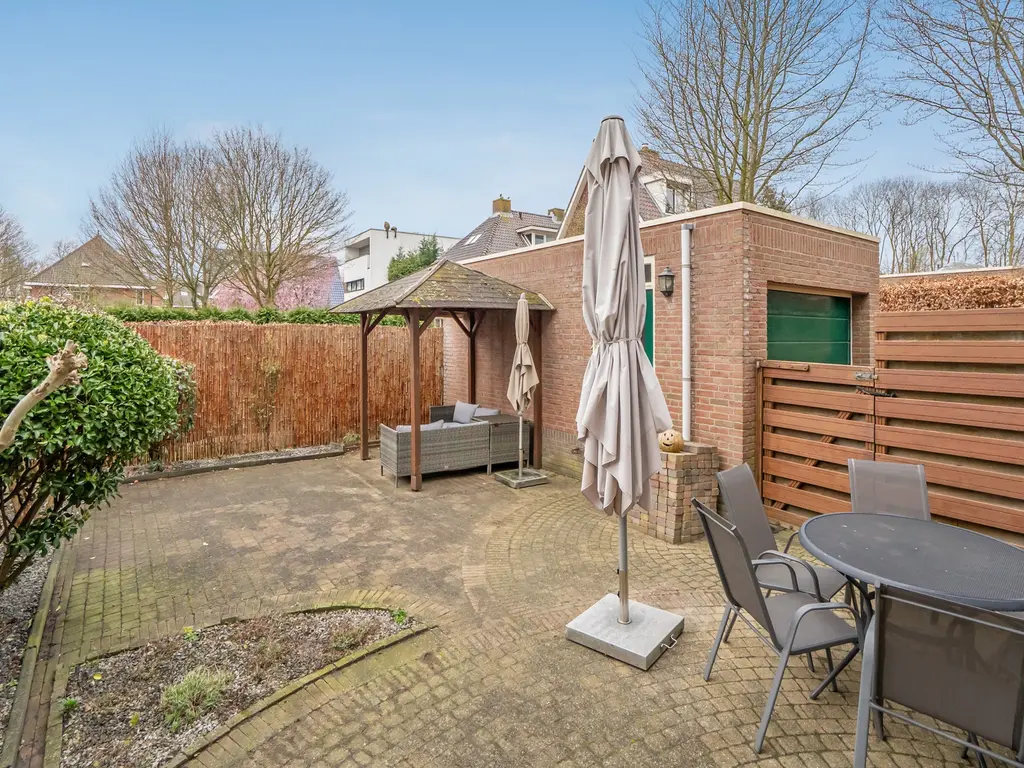 Guirlande 17, 'S-GRAVENHAGE