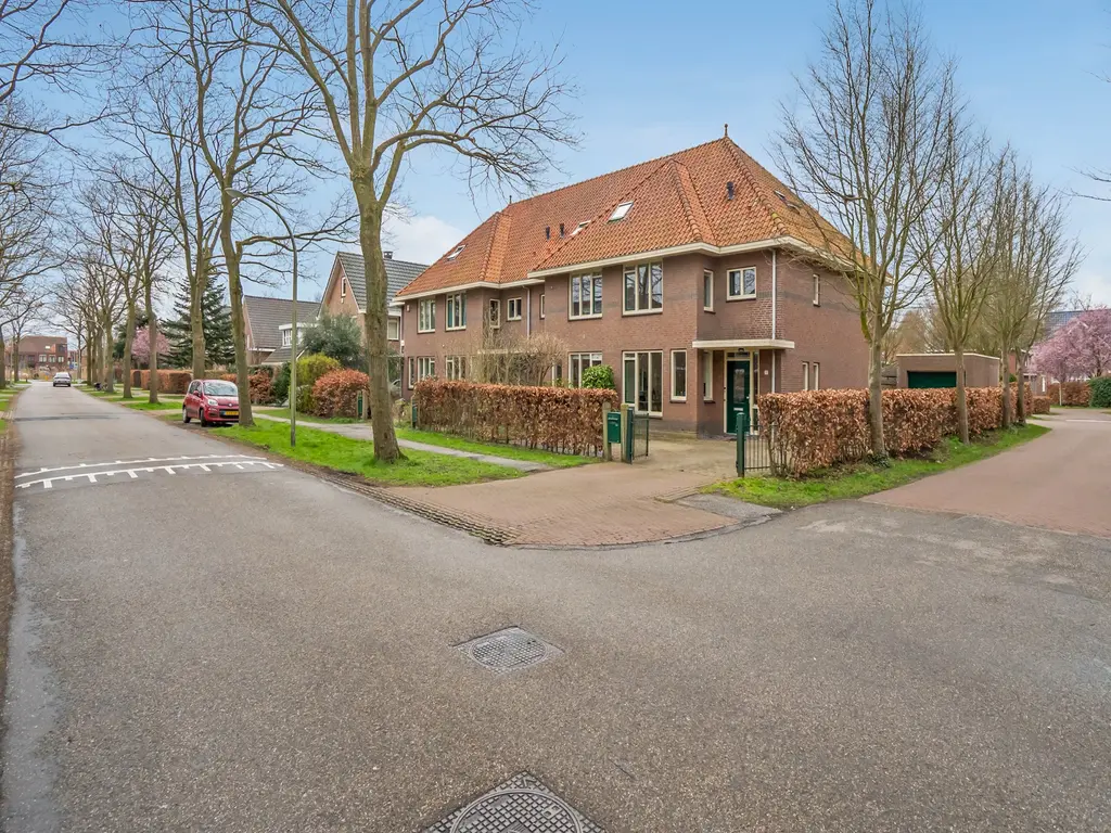 Guirlande 17, 'S-GRAVENHAGE