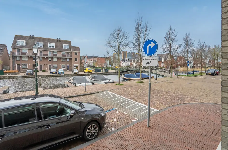 Van Ravesteijnkade 1