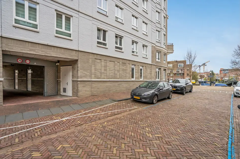 Van Ravesteijnkade 1