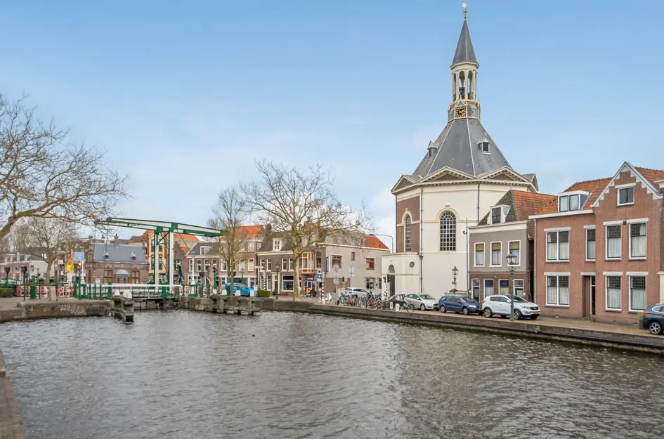 Van Ravesteijnkade 1