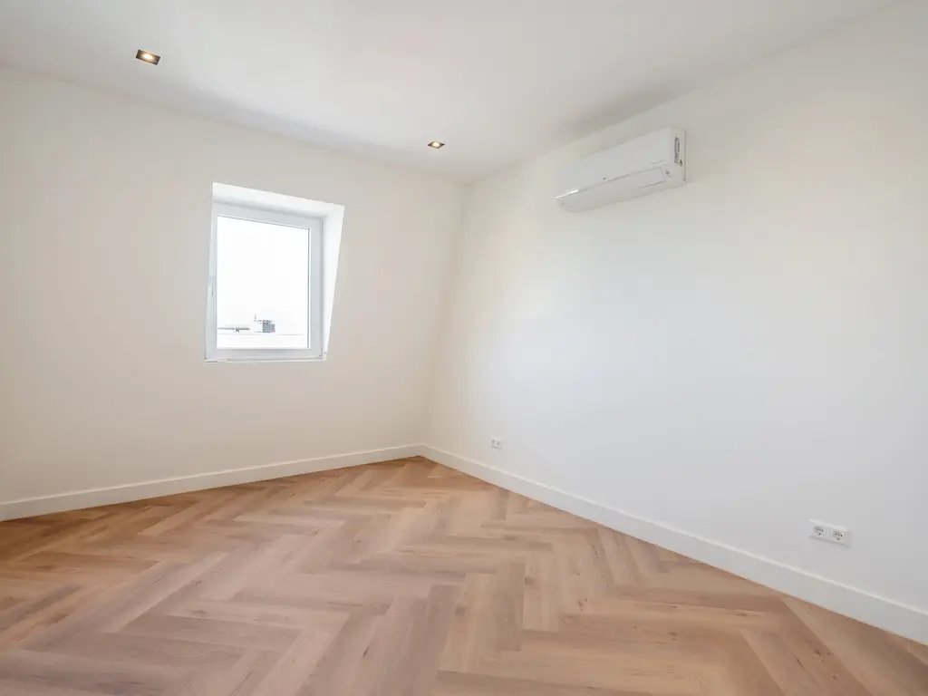 Deimanstraat 22A, 'S-GRAVENHAGE
