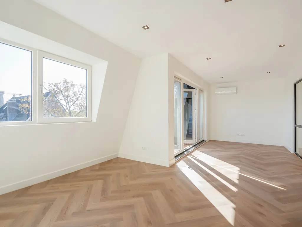 Deimanstraat 22A, 'S-GRAVENHAGE