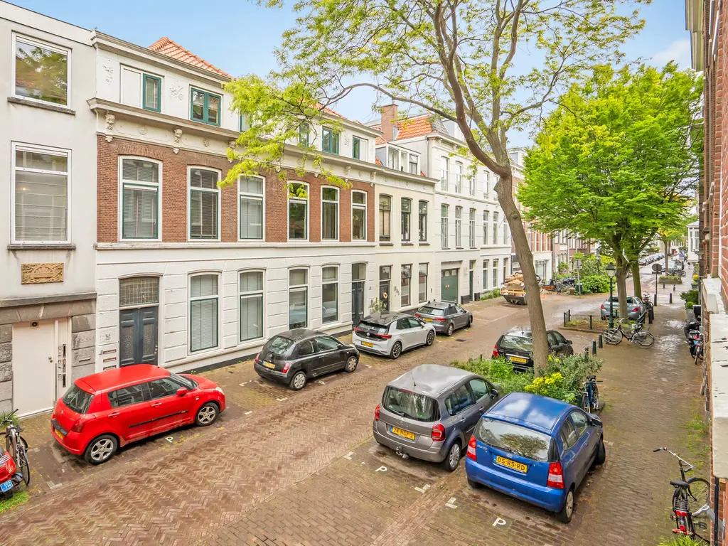 Hugo de Grootstraat 54, 'S-GRAVENHAGE