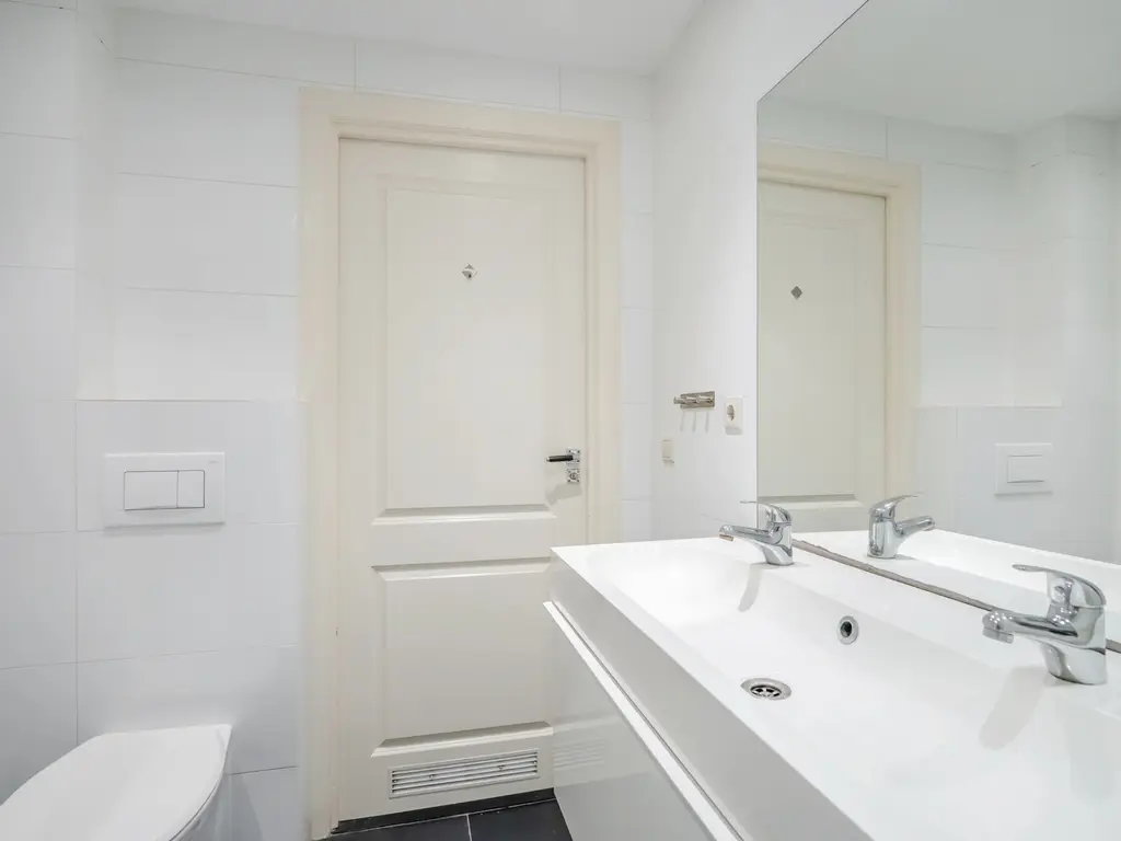 Rhenenstraat 38, 'S-GRAVENHAGE