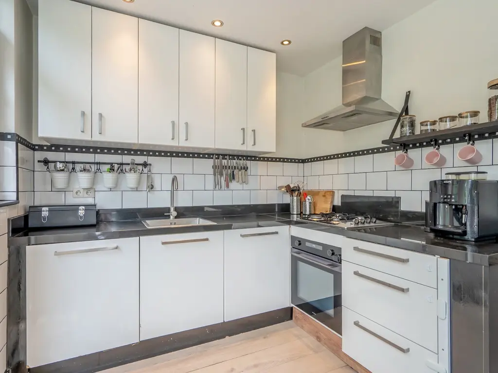 Rhenenstraat 38, 'S-GRAVENHAGE