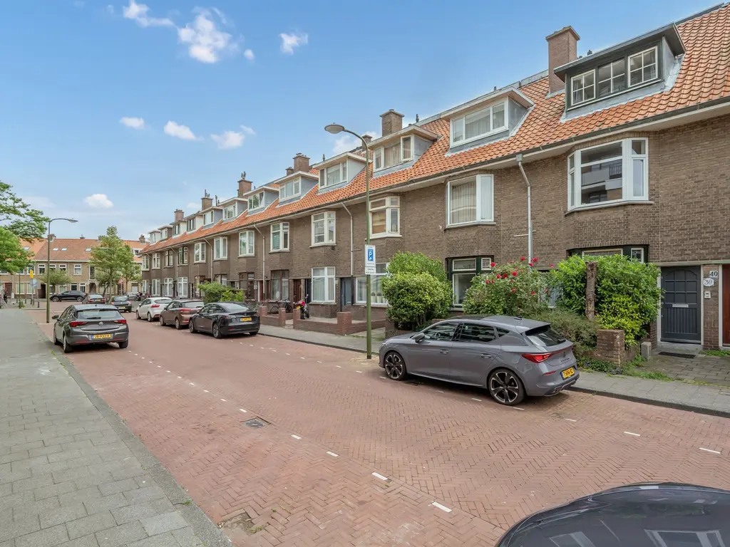 Rhenenstraat 38, 'S-GRAVENHAGE