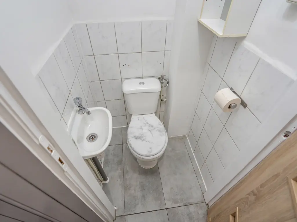Van Vlotenstraat 26, 'S-GRAVENHAGE