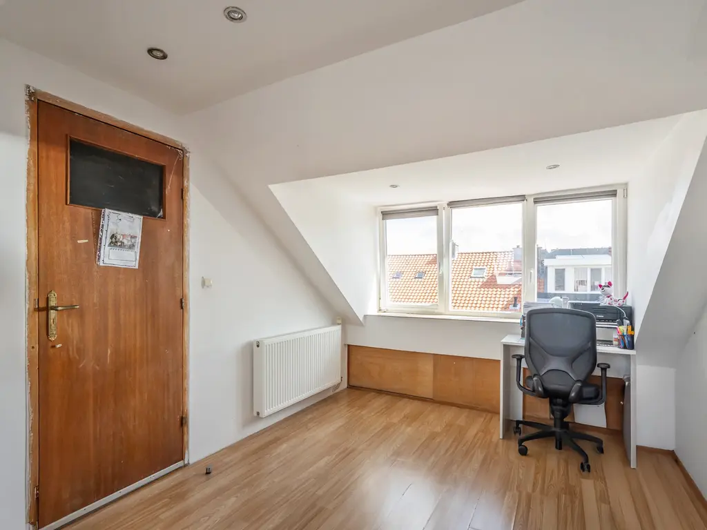 Van Vlotenstraat 26, 'S-GRAVENHAGE