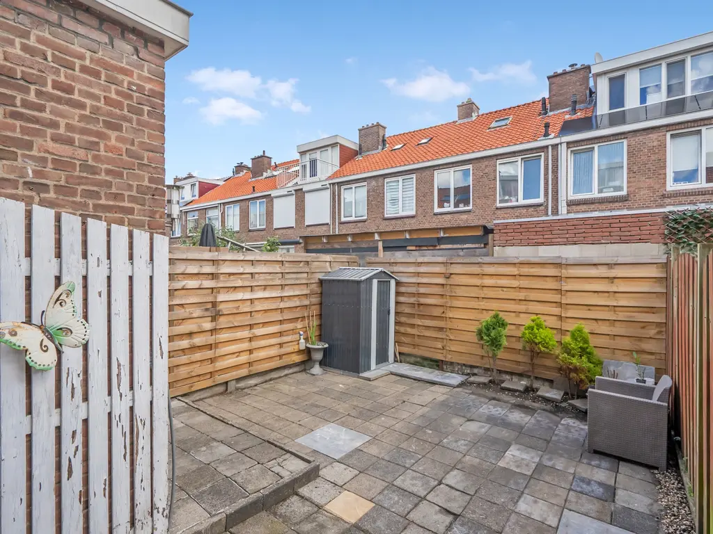 Van Vlotenstraat 26, 'S-GRAVENHAGE