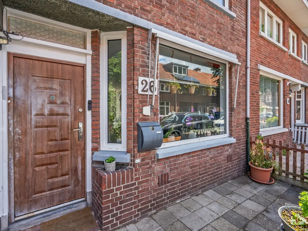 Van Vlotenstraat 26, 'S-GRAVENHAGE
