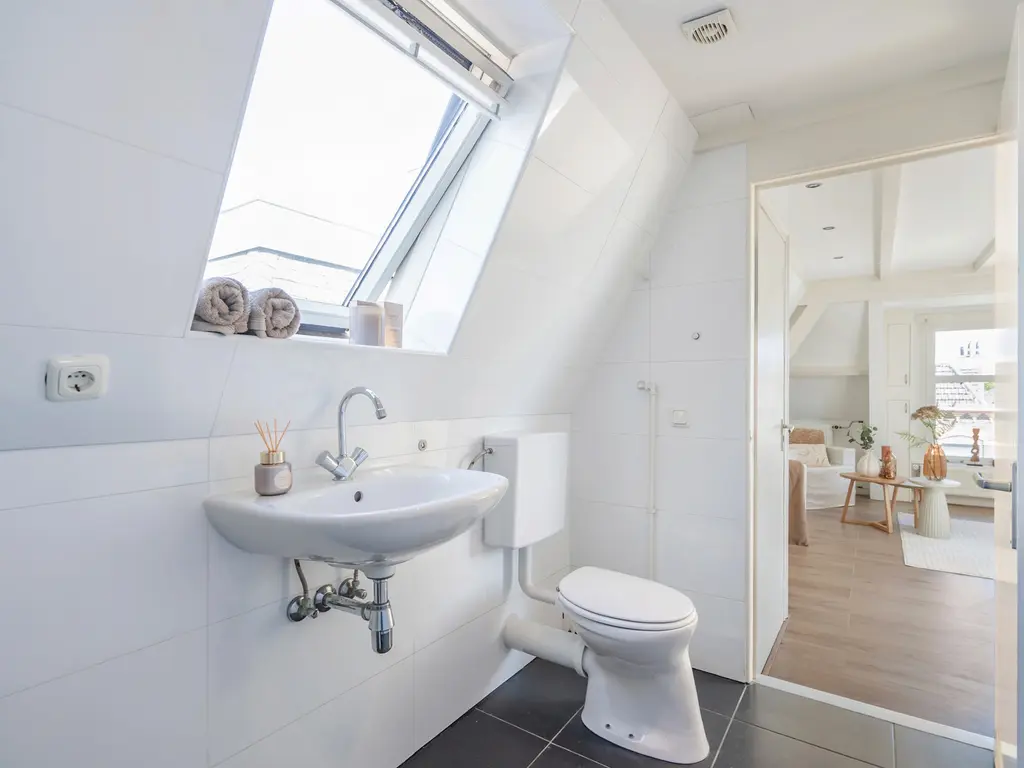 Edisonstraat 50B, 'S-GRAVENHAGE